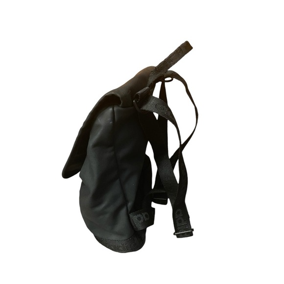 Adidas - Picture 3 of 4